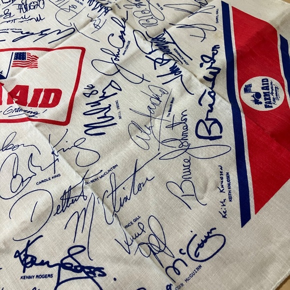 🇺🇸 VINTAGE 1985 🎶FARM AID 🎶BANDANA, SIGNATURES OF WILLIE NELSON & FRIENDS🎸 - Picture 6 of 16